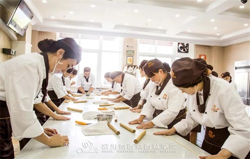 Wc(din)͌W(xu)ԺЩɫ(zhun)I(y)